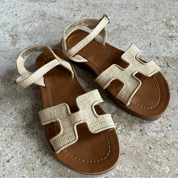 NWOB Steve Madden Little Girls Jharrlow Flat Sandals (1) - Picture 5 of 9